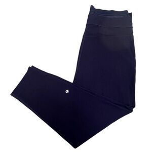 Lululemon Exquisite Trouser Crop in Nightfall
Size 8